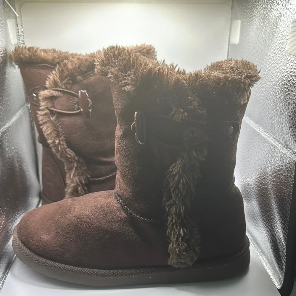 Airwalk Brown Winter Boots with Faux Fur Trim